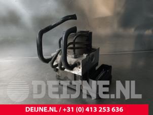 Volvo V40 ABS pump O240769 photo 2
