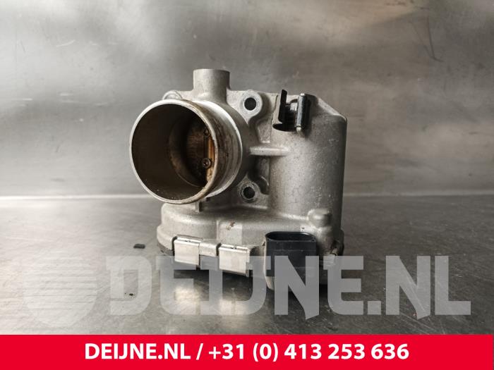 Gebruikte Gasklephuis Fiat Doblo Cargo (263) 1.4 16V Prijs € 60,50 Inclusief btw aangeboden door van Deijne Onderdelen Uden B.V.
