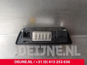 Porsche Taycan Modul USB O240825 foto 3