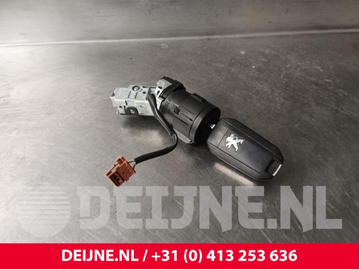 Peugeot Expert Kontaktslot+Sleutel O240830