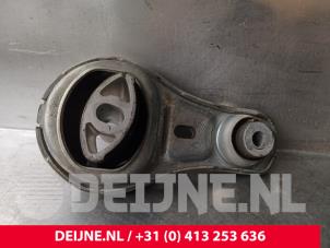 Renault Master Motorsteun O240857 foto 3