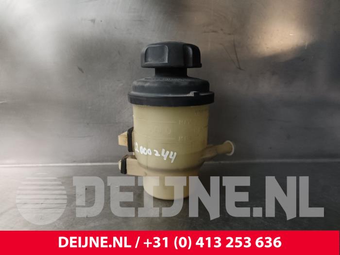 Hyundai H300 Power steering fluid reservoir O240865
