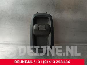 Gebruikte Ruit schakelaar elektrisch Ford Transit Custom 2.2 TDCi 16V Prijs € 12,10 Inclusief btw aangeboden door van Deijne Onderdelen Uden B.V.