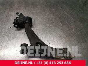 Volvo V40 Front lower wishbone, right O240927 photo 2