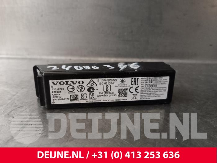 Support accu van een Volvo V60 II (ZW) 2.0 B3 16V Mild Hybrid 2024
