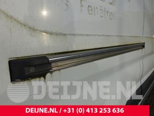 Ford Transit Schiebetür Schiene rechts O241080 foto 2