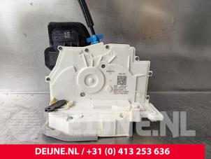 Porsche Taycan Front door lock mechanism 4-door, right O241148 photo 2