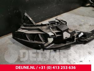 Porsche Taycan Stoßstangenstütze mitte hinten O241150 foto 3
