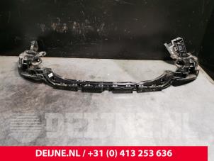 Porsche Taycan Stoßstangenstütze mitte hinten O241150 foto 2