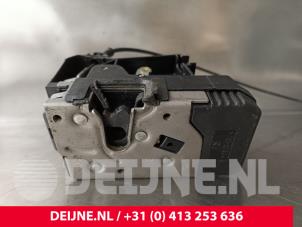Renault Trafic Front door lock mechanism 4-door, right O241246 photo 3