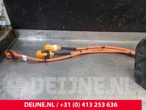 Porsche Taycan Oplaadpunt stekker aansluiting O241259 foto 2
