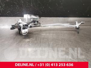 Porsche Taycan Wiper motor + mechanism O241271 photo 2