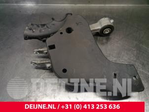 Porsche Taycan Querlenker rechts hinten O241301 foto 3