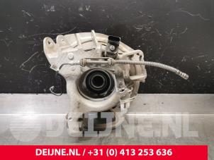 Porsche Taycan Achsschenkel links hinten O241314 foto 2
