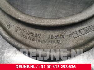 Porsche Taycan Draagarm boven rechts-achter O241319 foto 3