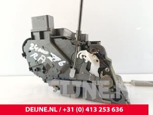 Volvo XC60 Deurslot Mechaniek 4Deurs rechts-achter O241426 foto 3