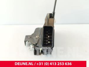 Volvo XC60 Front door lock mechanism 4-door, right O241431 photo 3