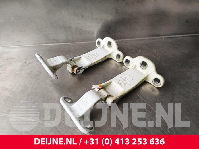 Ford Transit Connect Scharnier Tür links hinten O241454