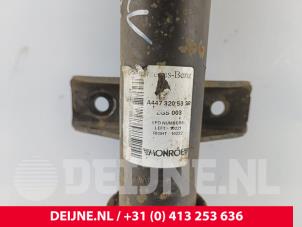 Mercedes Vito Stoßdämpferstrebe rechts vorne O241581 foto 2