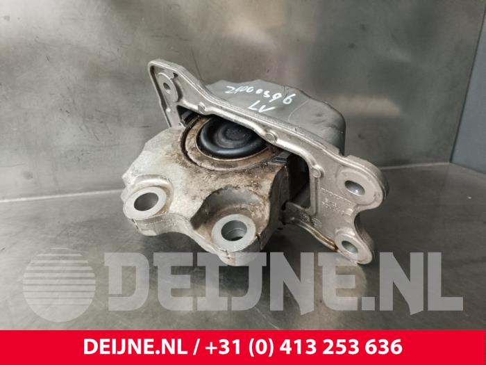 Volvo V60 Engine mount O241618