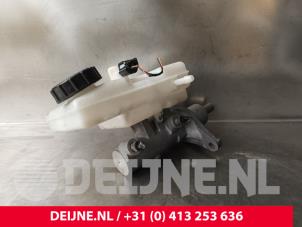 Gebruikte Hoofdremcilinder Renault Master III (MA/MB/MC/MD/MH/MF/MG/MH) 2.3 dCi 135 16V FWD Prijs € 90,75 Inclusief btw aangeboden door van Deijne Onderdelen Uden B.V.