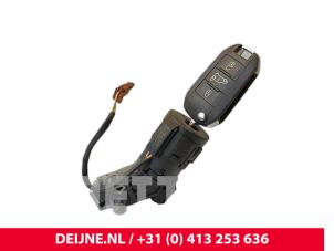Peugeot Expert Ignition lock + key O241675 photo 2