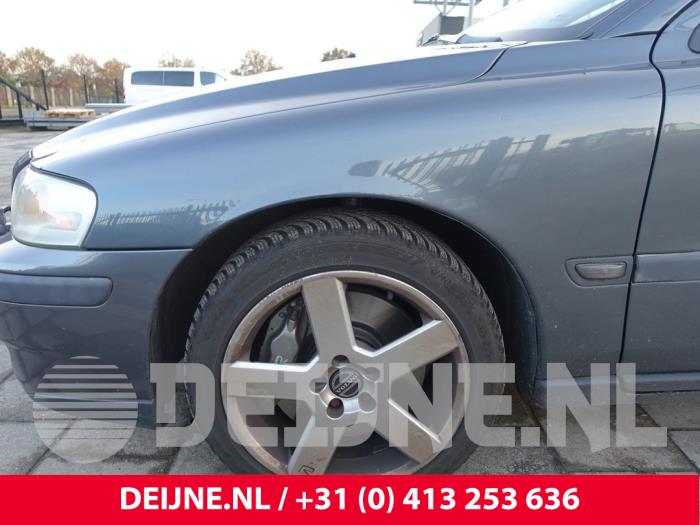 Volvo S60 Kotflügel links vorne O241789