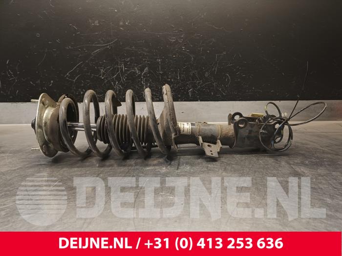 Volvo S60 Stoßdämpferstrebe links vorne O241793