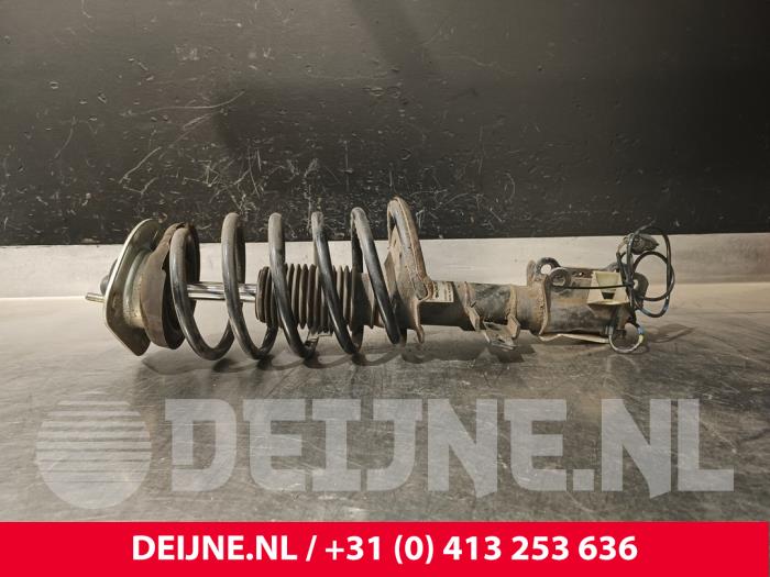 Volvo S60 Stoßdämpferstrebe rechts vorne O241794