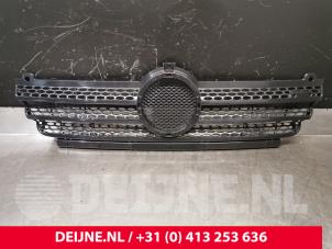 Nieuwe Grille Mercedes Sprinter Prijs € 39,93 Inclusief btw aangeboden door van Deijne Onderdelen Uden B.V.