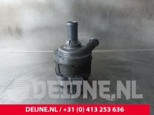 Volvo V60 Additional water pump O241882 photo 2