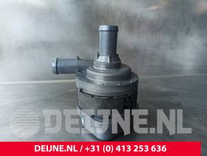 Volvo V60 Additional water pump O241882 photo 3
