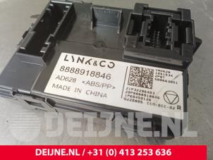 Lynk & Co 01 Central door locking module O241889 photo 3