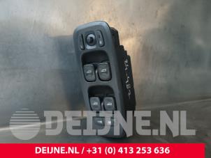Gebruikte Schakelaar Elektrisch Raam Volvo S60 I (RS/HV) 2.5 R Turbo 20V Prijs € 40,00 Margeregeling aangeboden door van Deijne Onderdelen Uden B.V.