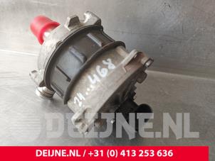 Porsche Taycan Waterpomp O241891 foto 3