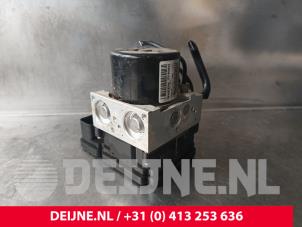 Gebruikte ABS Pomp Volvo V40 Cross Country (MZ) 2.0 D4 20V Prijs € 75,00 Margeregeling aangeboden door van Deijne Onderdelen Uden B.V.