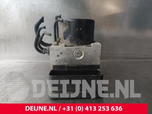 Volvo V40 ABS Pomp O241927 foto 3