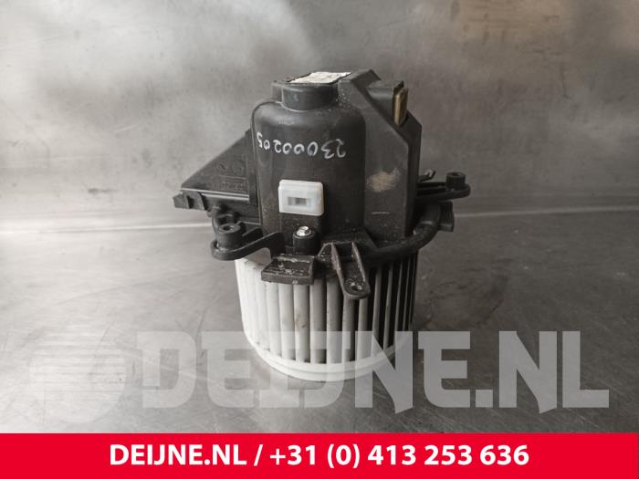 Peugeot Expert Heating and ventilation fan motor O241935