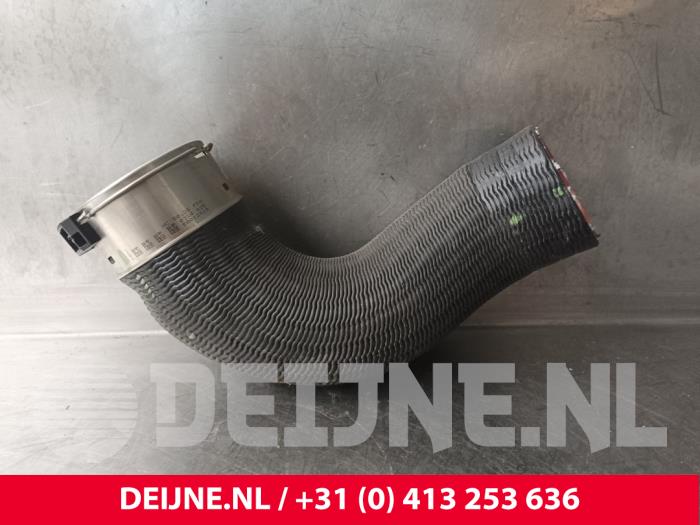 Gebruikte Intercooler Slang Volvo V60 II (ZW) 2.0 T8 16V Recharge AWD Prijs € 30,00 Margeregeling aangeboden door van Deijne Onderdelen Uden B.V.