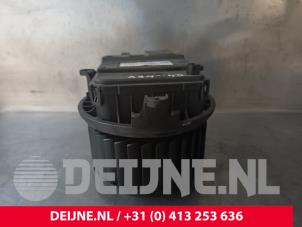 Porsche Taycan Heizung Belüftungsmotor O241958 foto 3