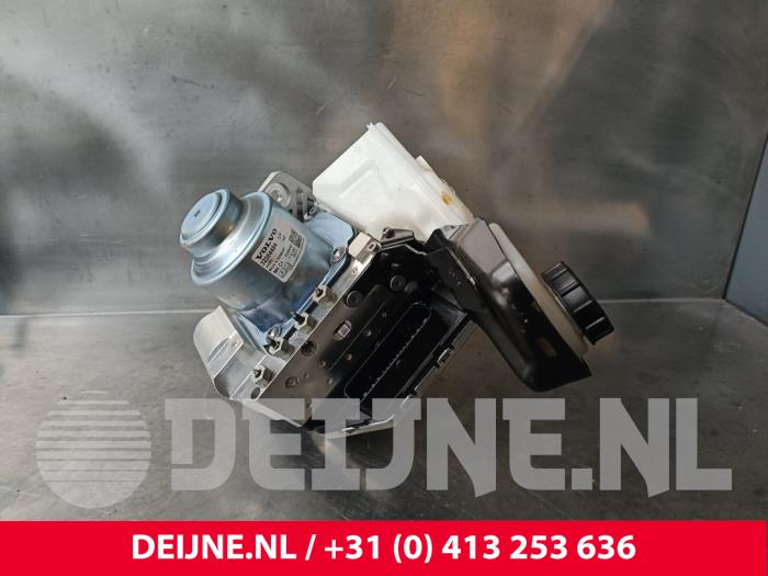 Volvo V60 Brake servo O242019