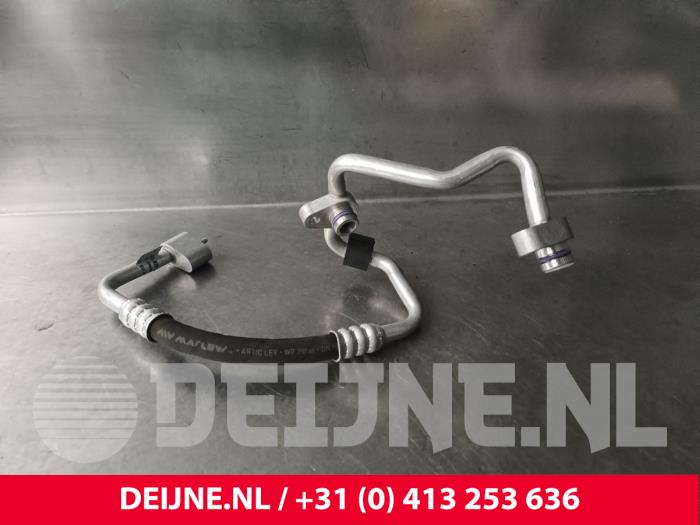 Porsche Taycan Klima Leitung O242028