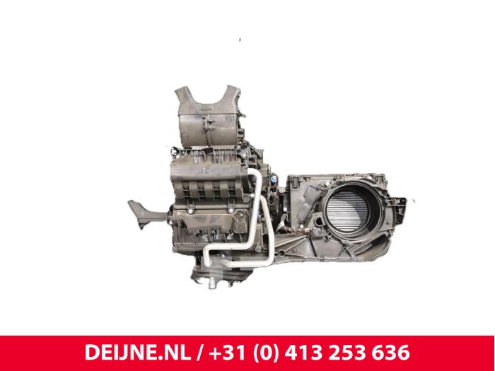 Lynk & Co 01 Heizgehäuse O242193