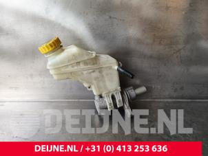 Gebruikte Hoofdremcilinder Fiat Doblo Cargo (263) 1.3 MJ 16V DPF Euro 5 Prijs € 36,30 Inclusief btw aangeboden door van Deijne Onderdelen Uden B.V.