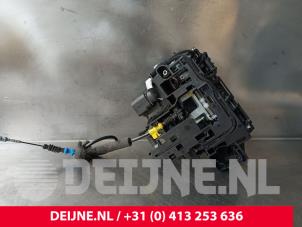 Porsche Taycan Portiergreep 4Deurs rechts-achter O242204 foto 2