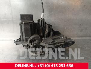 Volvo XC60 Front door lock mechanism 4-door, right O242235 photo 2