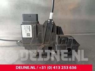 Volvo XC60 Door lock mechanism 4-door, front left O242240 photo 2