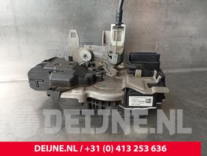 Volvo XC60 Rear door lock mechanism 4-door, left O242241 photo 2