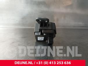 Lynk & Co 01 MMI schakelaar O242244 foto 3