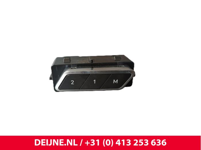 Lynk & Co 01 Stoelverstellings Schakelaar O242253
